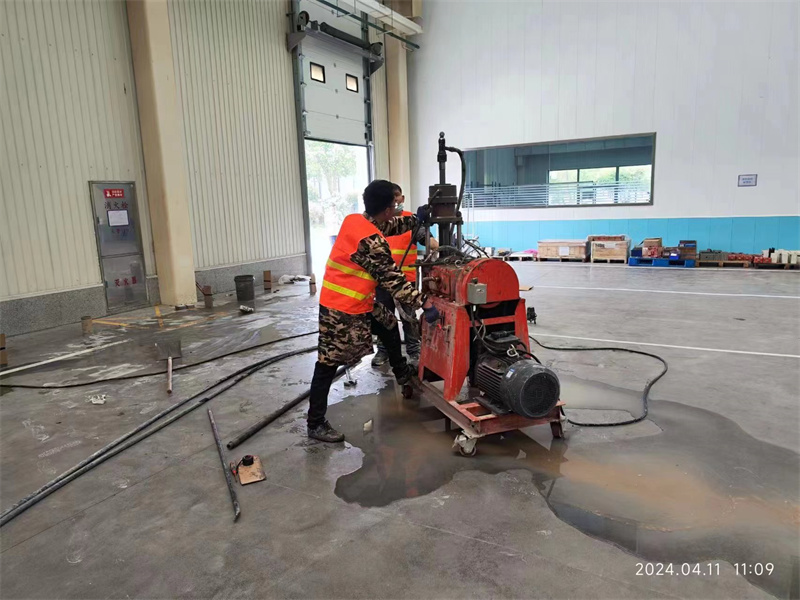 港口厂房地面下沉塌陷注浆加固施工